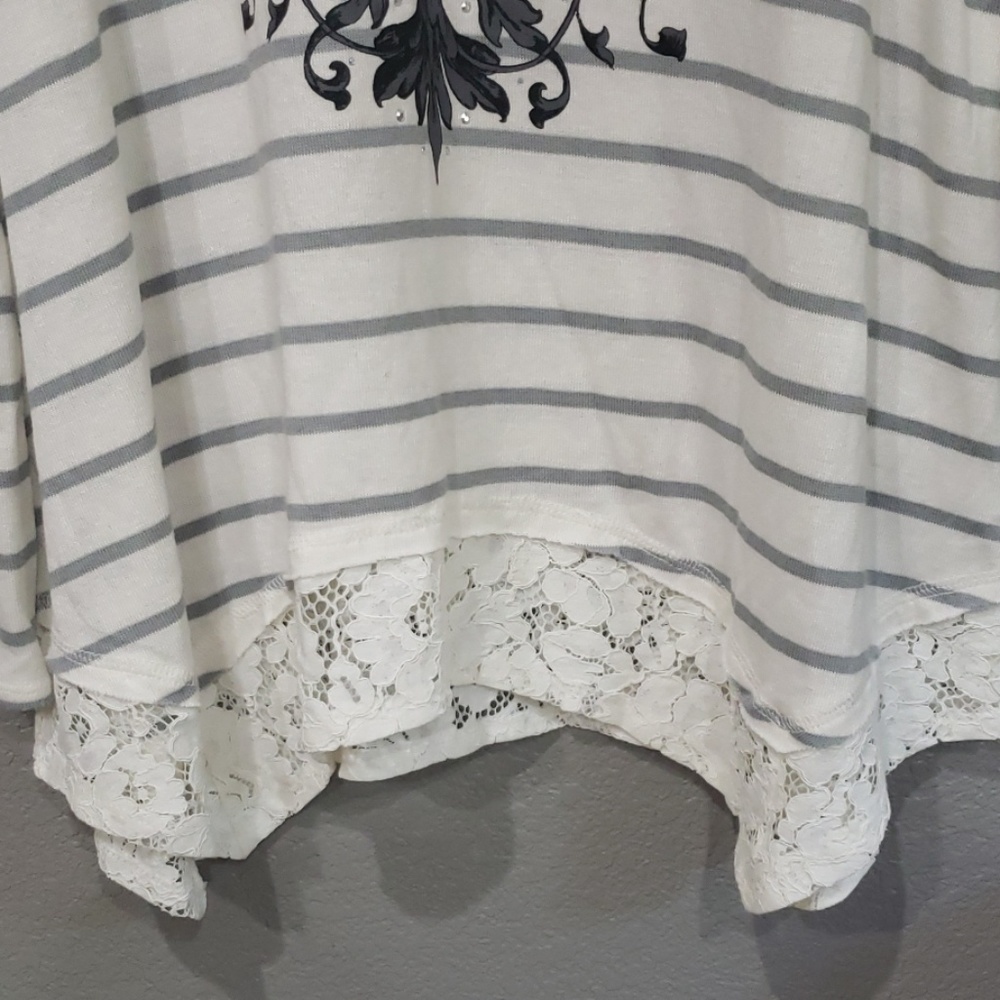 Women's Vneck sweater graphic knit top sz Large - Picture 6 of 8